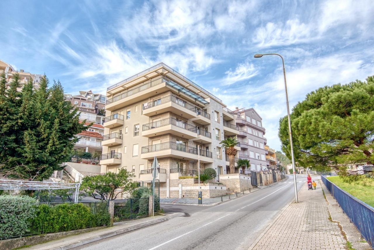 Ap Royal Oak - 2 Bedroom Apartment In Budua Esterno foto