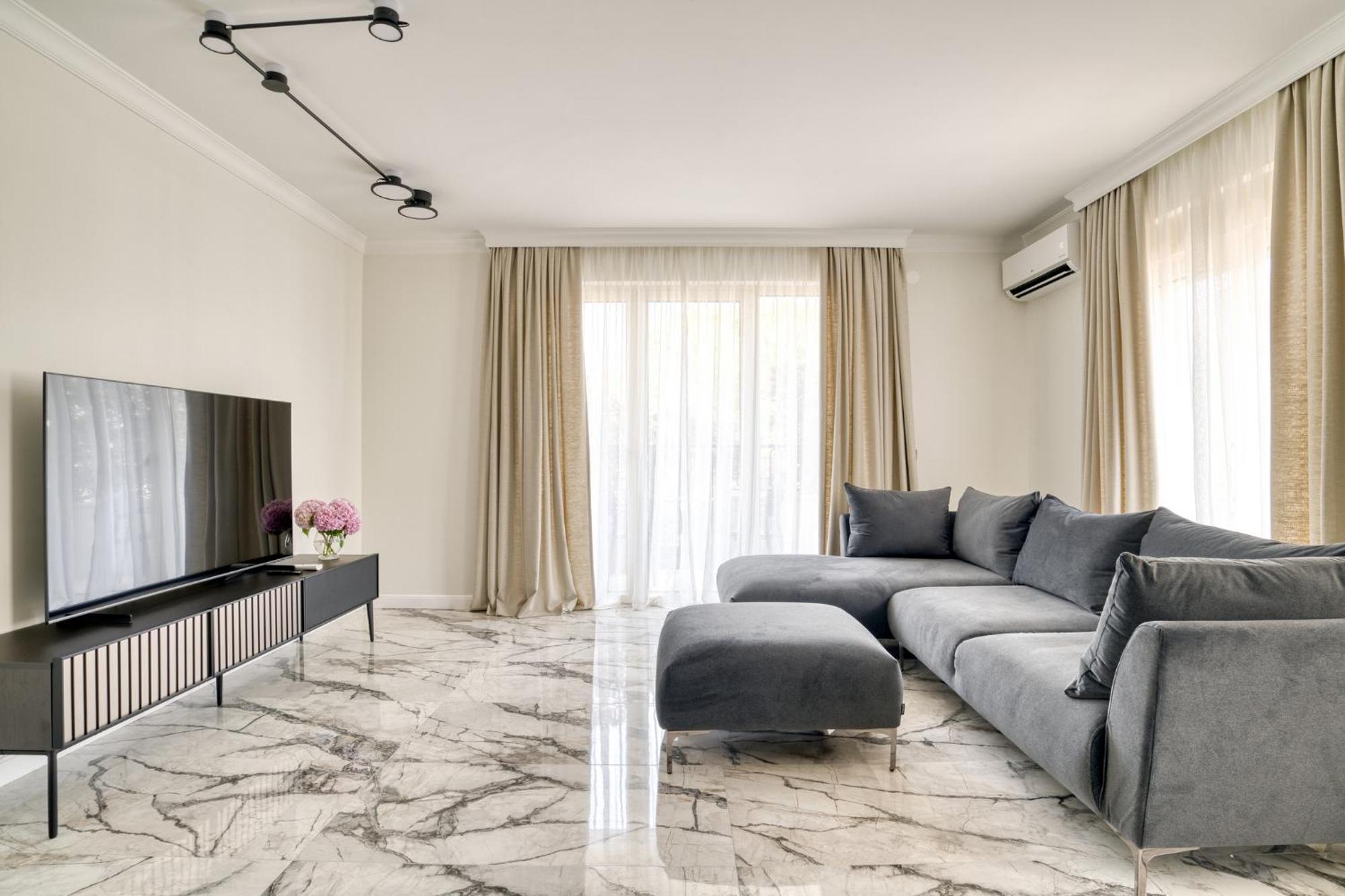 Ap Royal Oak - 2 Bedroom Apartment In Budua Esterno foto