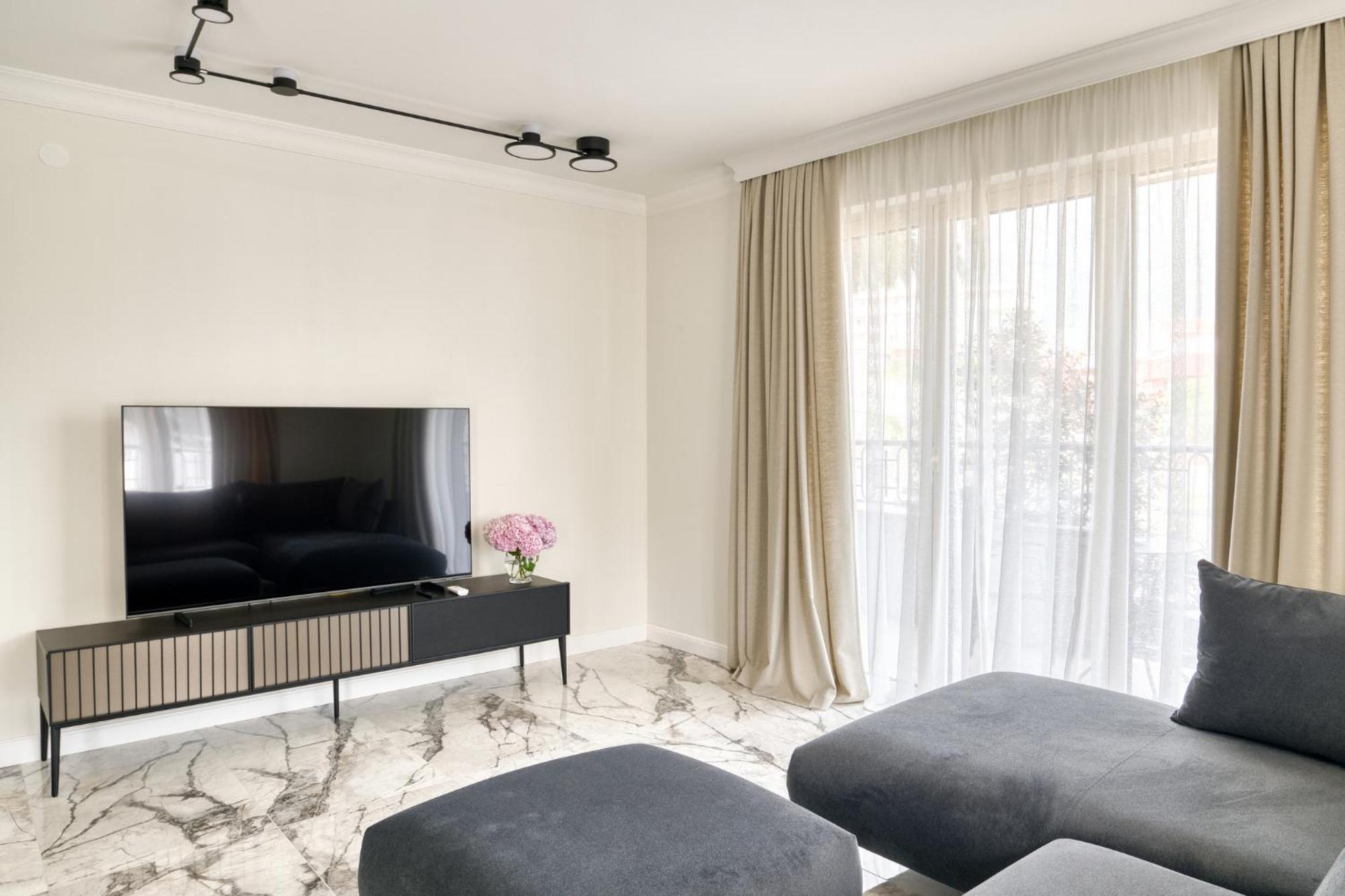 Ap Royal Oak - 2 Bedroom Apartment In Budua Esterno foto
