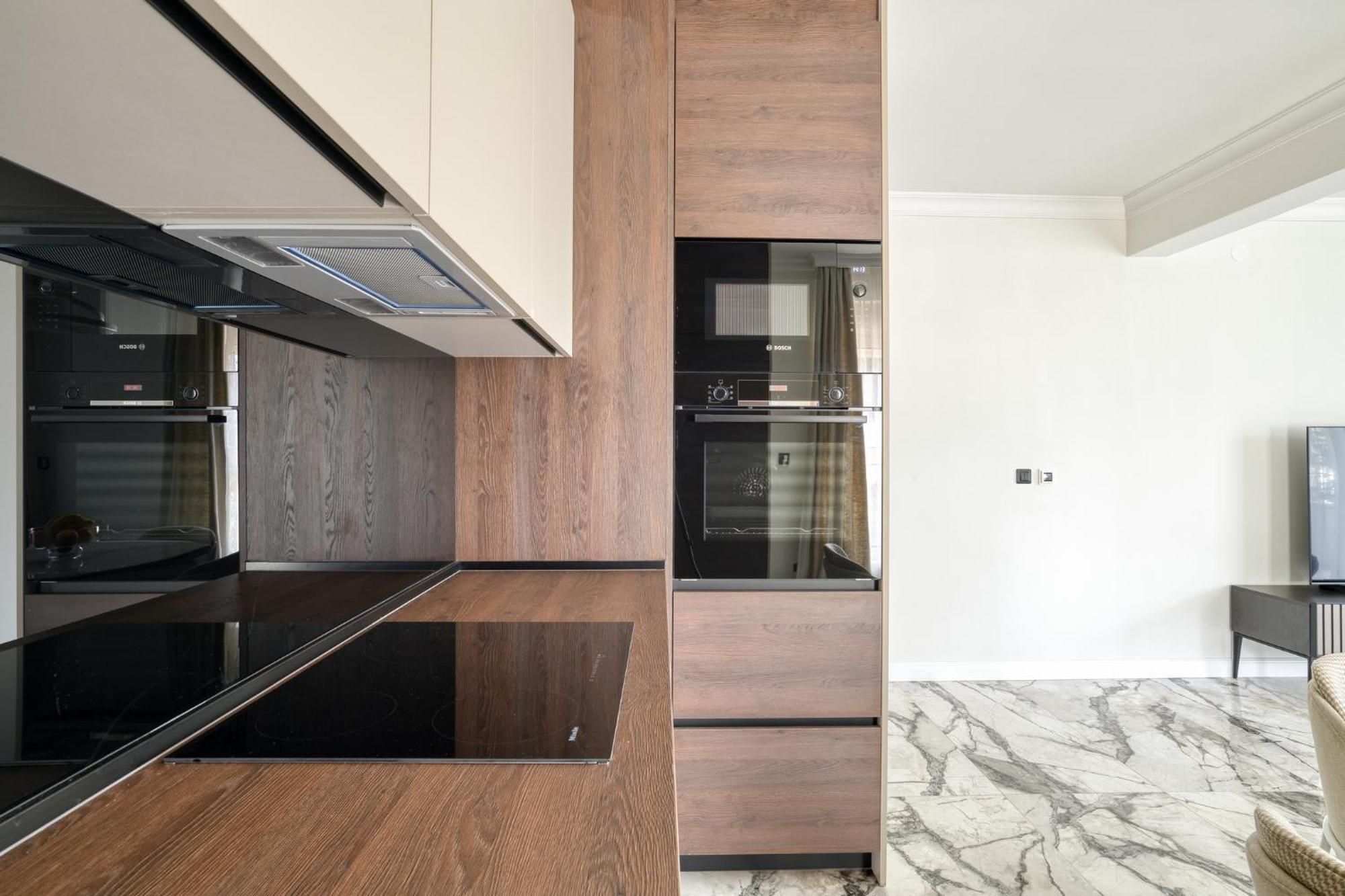 Ap Royal Oak - 2 Bedroom Apartment In Budua Esterno foto